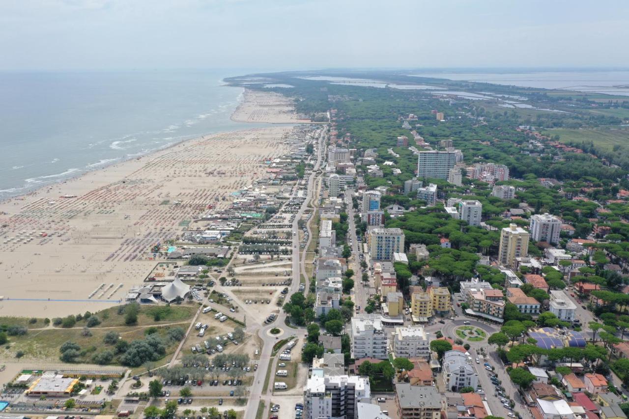 Sirena Apartments Llido Degli Estensi Bagian luar foto