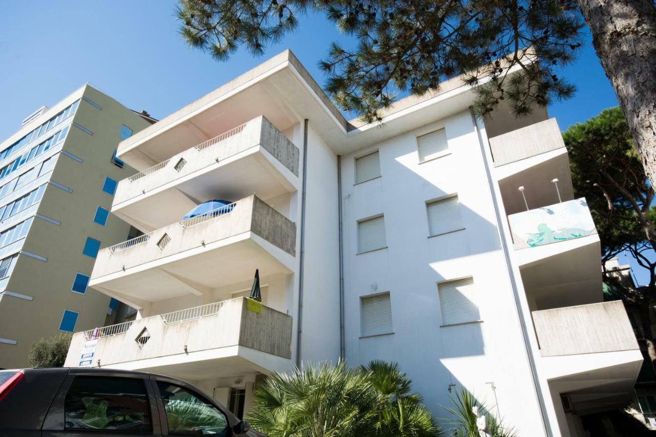 Sirena Apartments Llido Degli Estensi Bagian luar foto