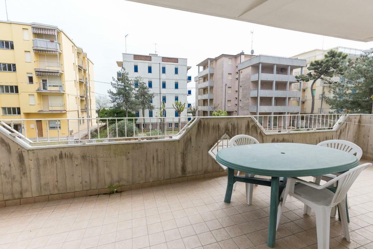Sirena Apartments Llido Degli Estensi Bagian luar foto