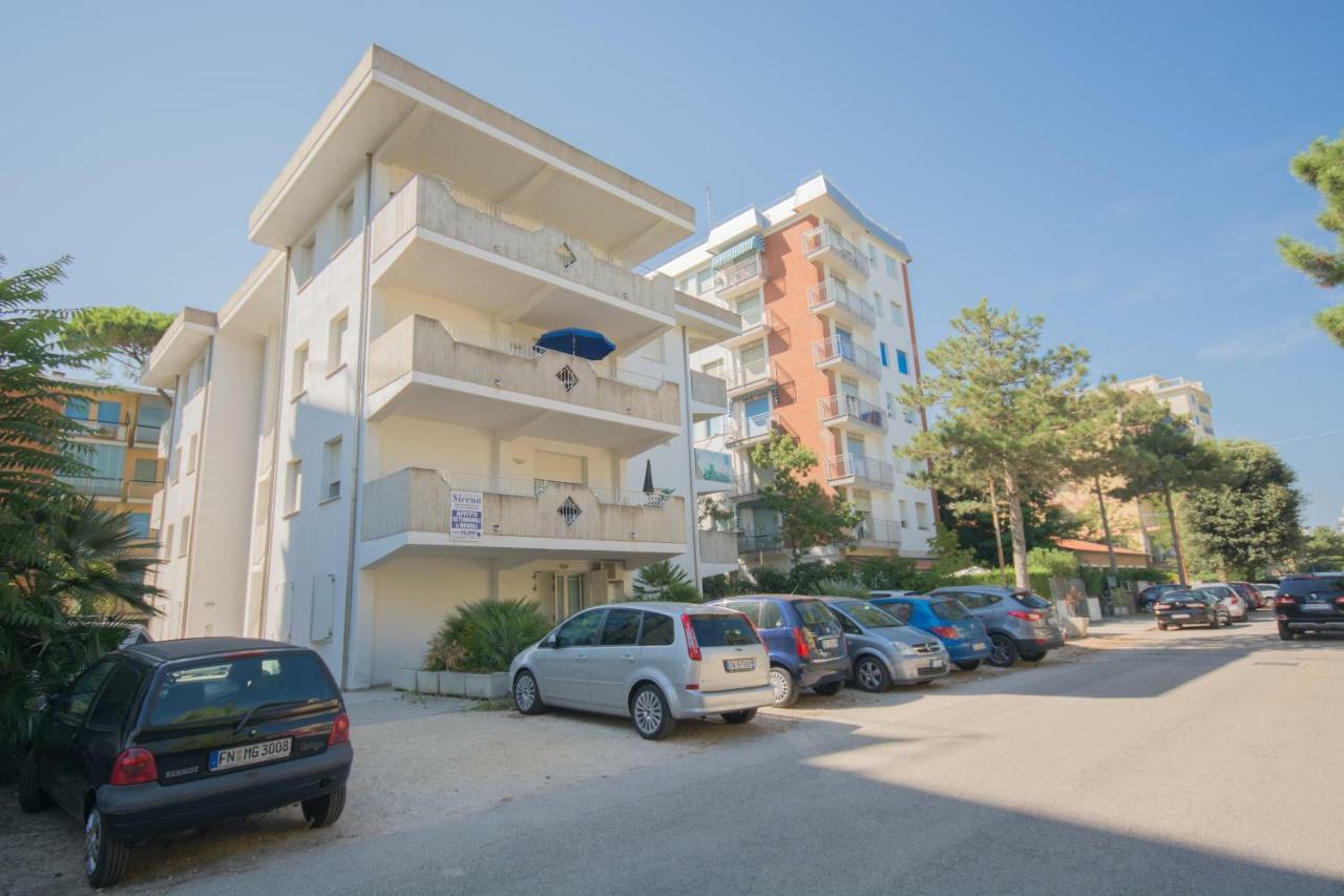 Sirena Apartments Llido Degli Estensi Bagian luar foto