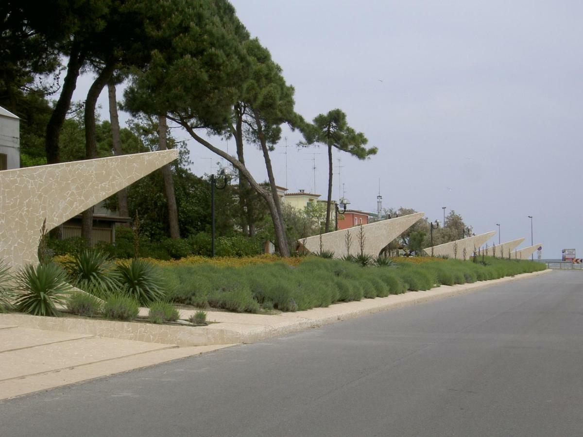 Sirena Apartments Llido Degli Estensi Bagian luar foto